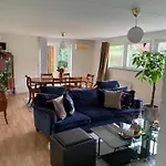 Mysig Laegenhet Med Villakaensla